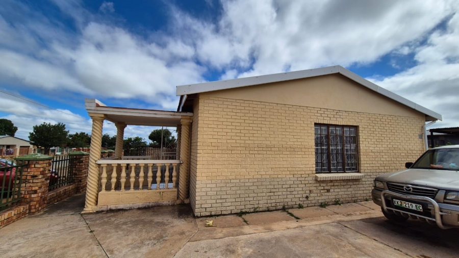 To Let 4 Bedroom Property for Rent in Queenstown Central Eastern Cape